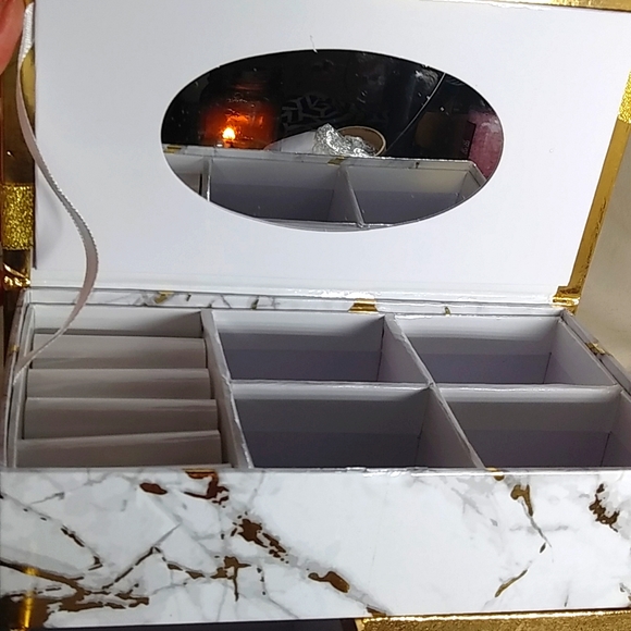 Beautiful handy jewelry box with drawers. NWOT - Picture 2 of 5
